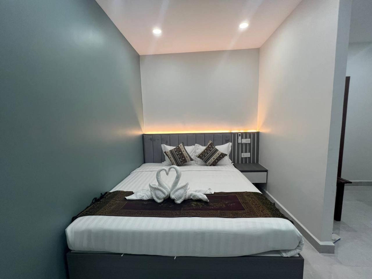 C-Hotel Σίχανουκβιλ Εξωτερικό φωτογραφία